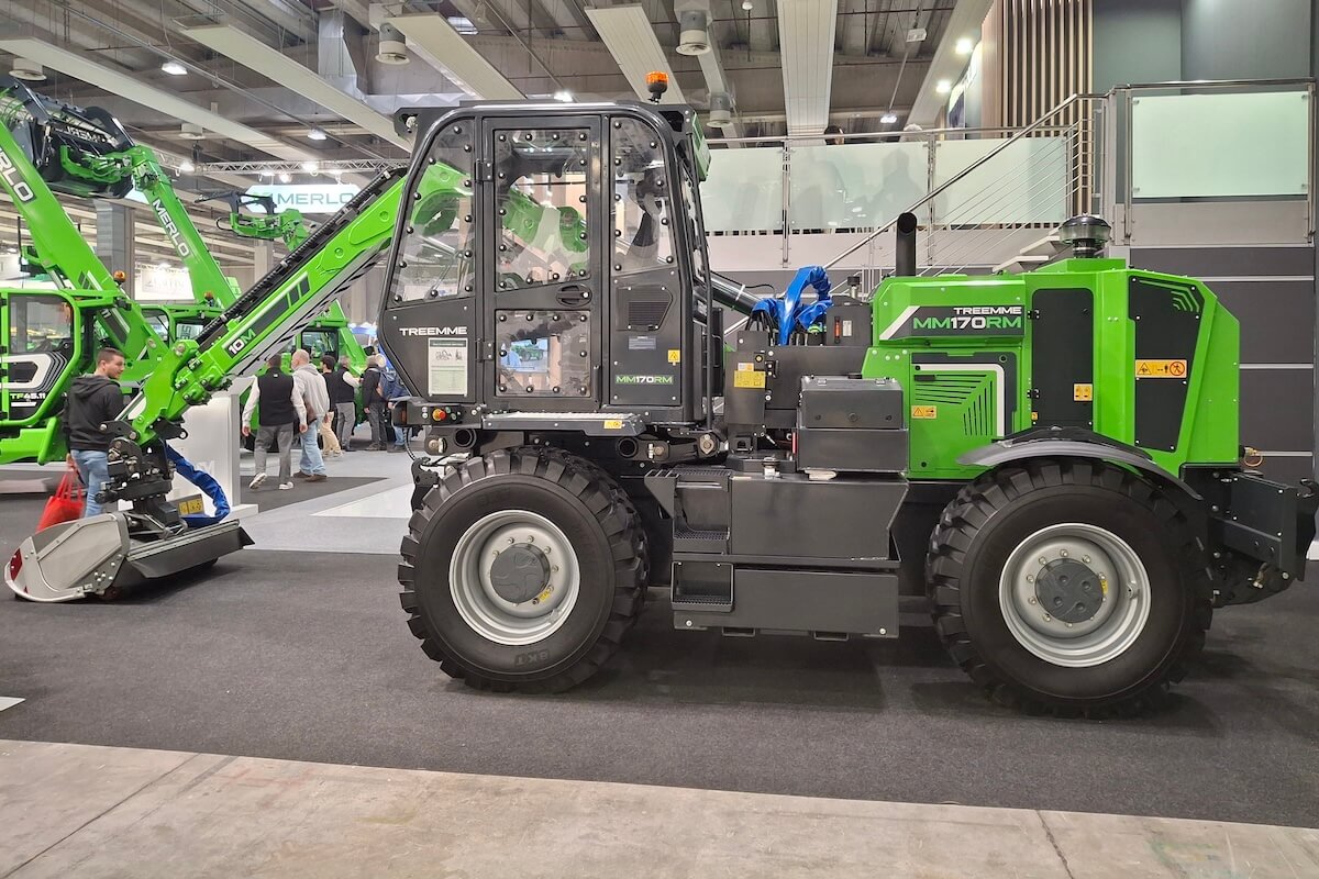 TreEmme MM170RM, con braccio sviluppato da Merlo, &egrave; ideale per la manutenzione stradale e forestale